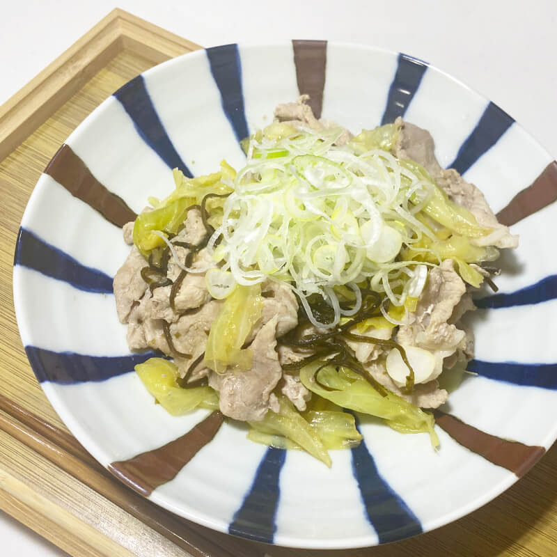 豚肉キャベツの塩こんぶ蒸し